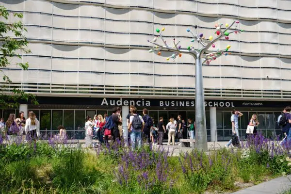 Responsible Business Models: Design & Tool