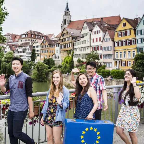 Representing the European Past in Cross-Cultural Communities